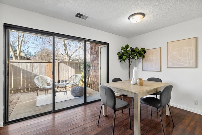 Building Photo - Welcome to this charming, downstairs unit ...