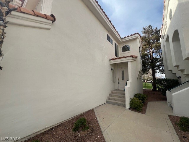 Foto del edificio - 7644 Valley Green Dr