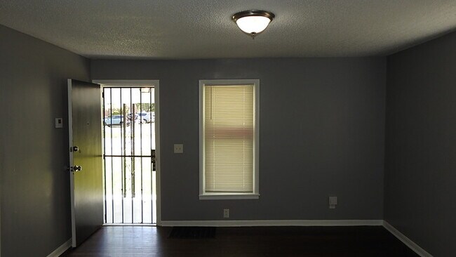 Foto del edificio - 3bed 2 bath in Indepedence