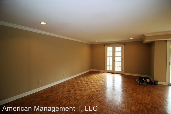 Building Photo - 329 Homeland Southway