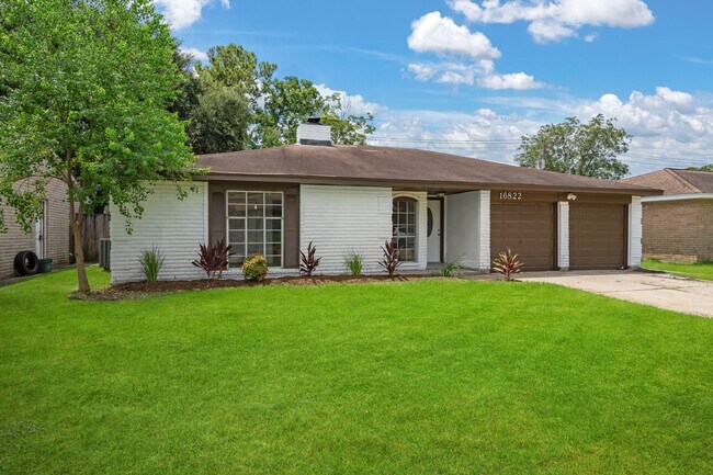 Foto del edificio - 16822 David Glen Dr