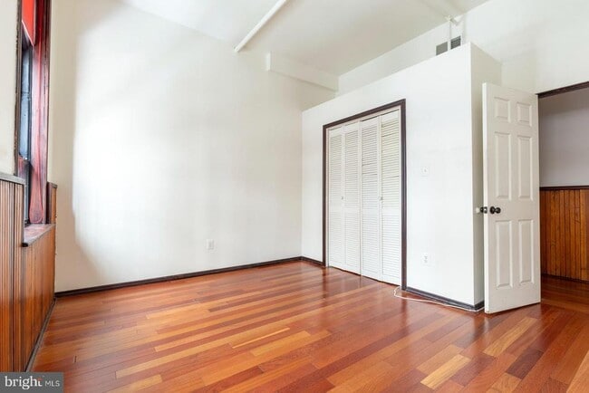 Building Photo - 35 S 13th St