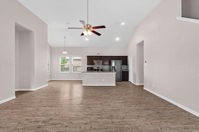 Foto del edificio - 710 Woodcrest Dr