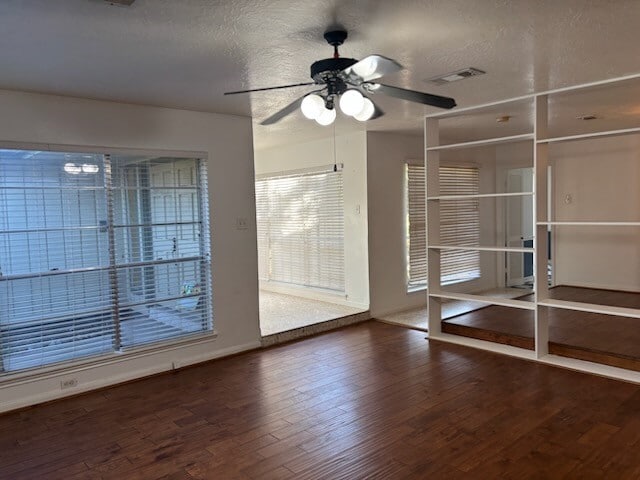 Foto del edificio - 12302 Wrenthorpe Dr