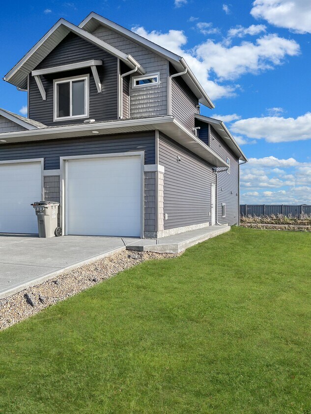 Primary Photo - 10633-10133 133 Ave