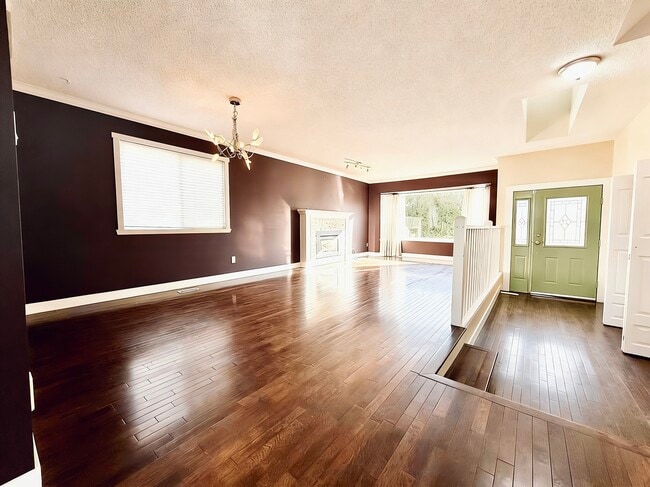 Building Photo - 9209-9213 213 St