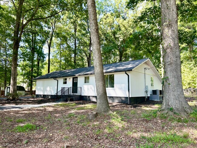 Building Photo - 5950 Lake Wylie Rd