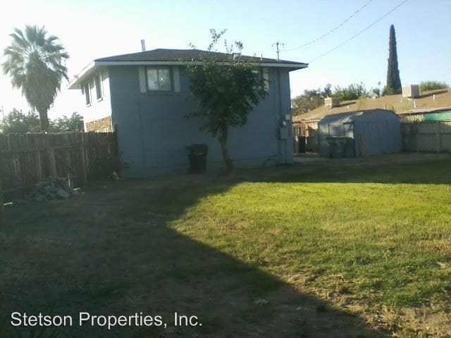 Building Photo - 2 br, 1 bath House - 300 N Lotas Street