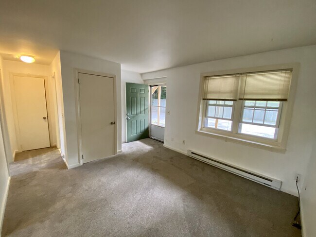 Building Photo - 21 Old Grove