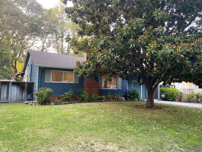 Building Photo - 140 Sequoia Ave