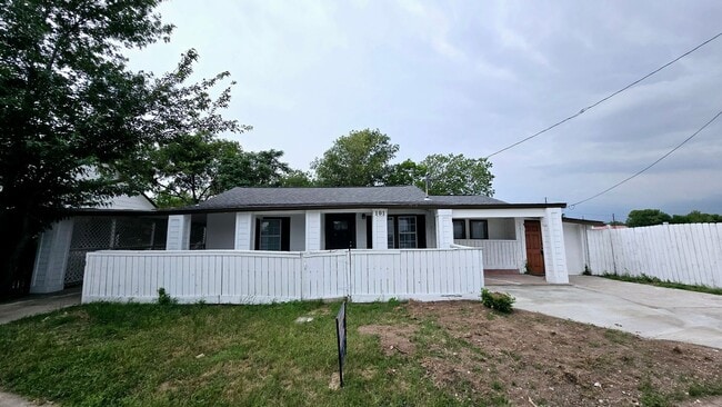 Photo - 101 S Lockhart St (Manor, TX) Apartment
