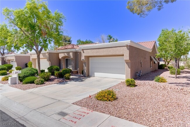 Building Photo - 8632 Desert Holly Dr