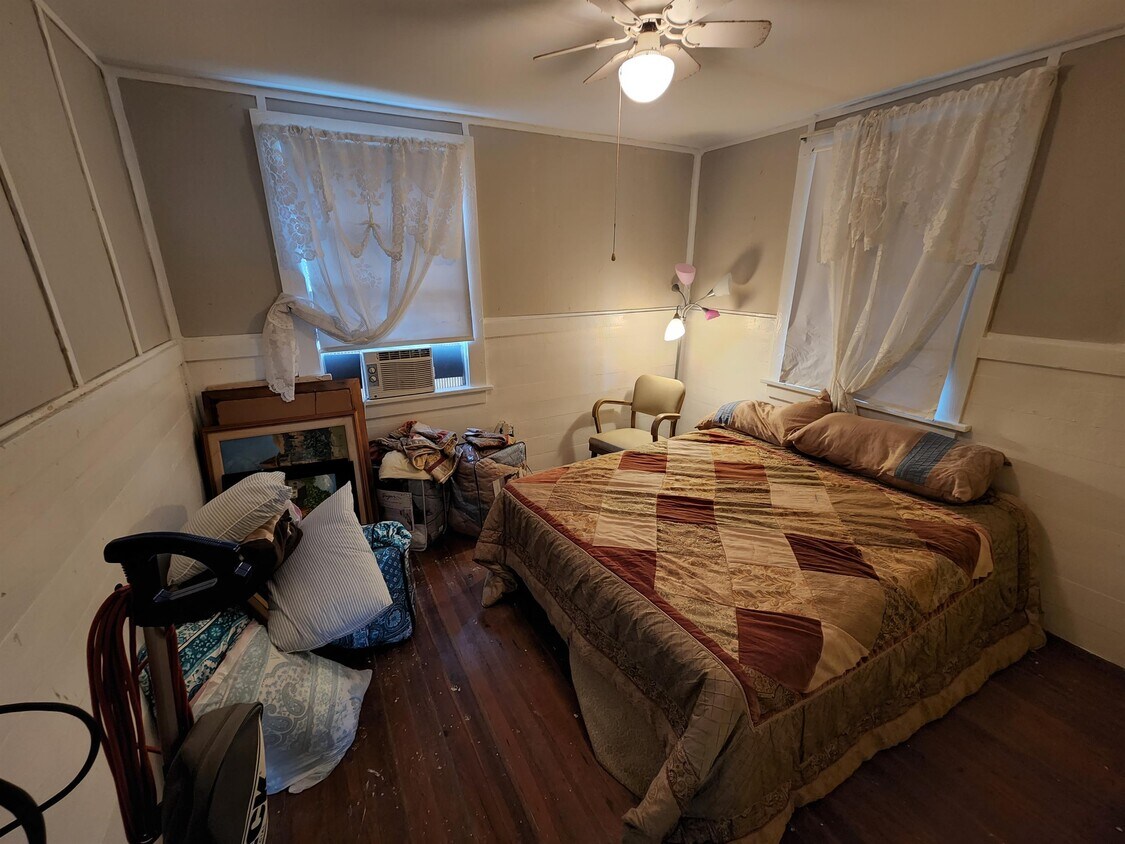 Foto principal - 8 Cedarwood Ave