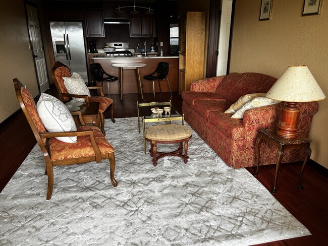Foto del edificio - 418 Ravenwood Rd