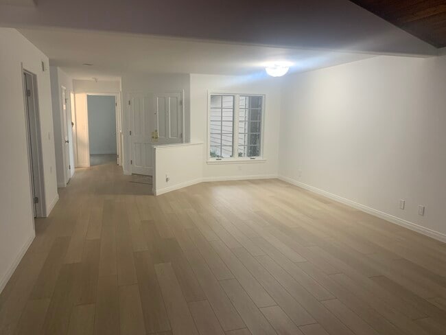 Entry and Bedroom 1 - 6 Dover Plz