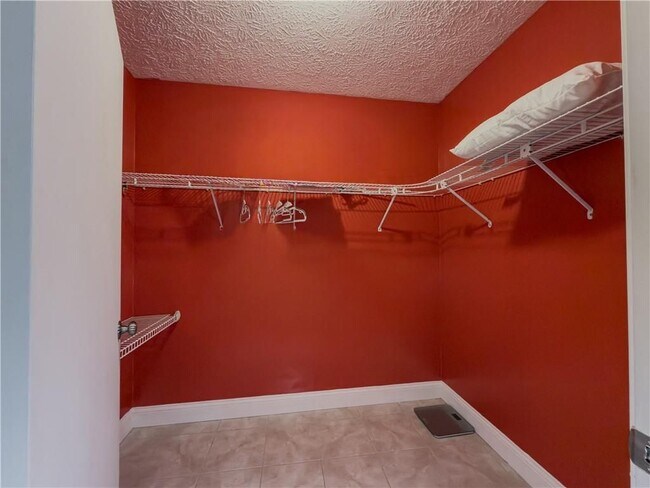 Foto del edificio - 580 Pineland Cir