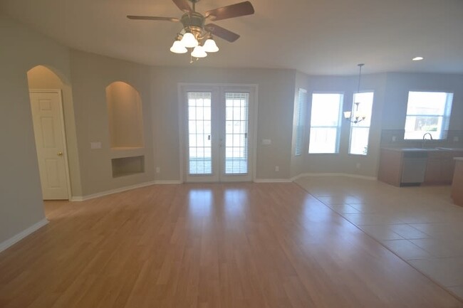 Building Photo - 3947 Stornoway Dr