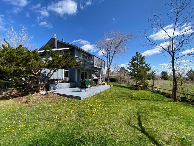 Building Photo - 3 Bed 2 Bath Home Backing to Open Space in...