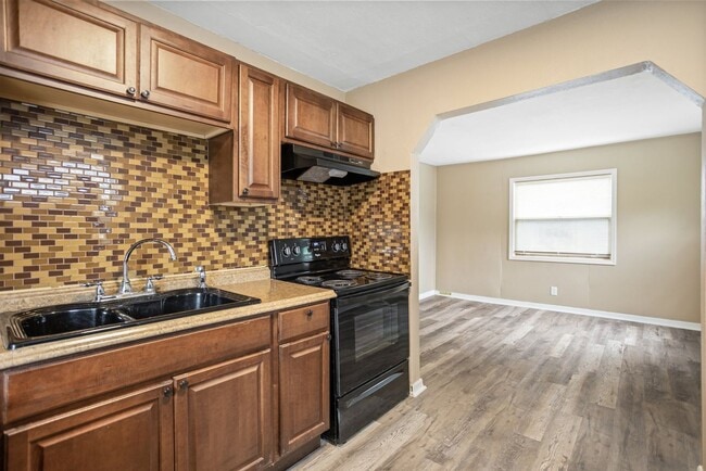 2 bedroom 1 bath with porch - 2 bedroom 1 bath with porch House