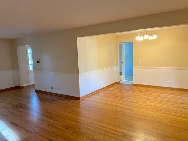 Building Photo - 2720 Kincaid Dr