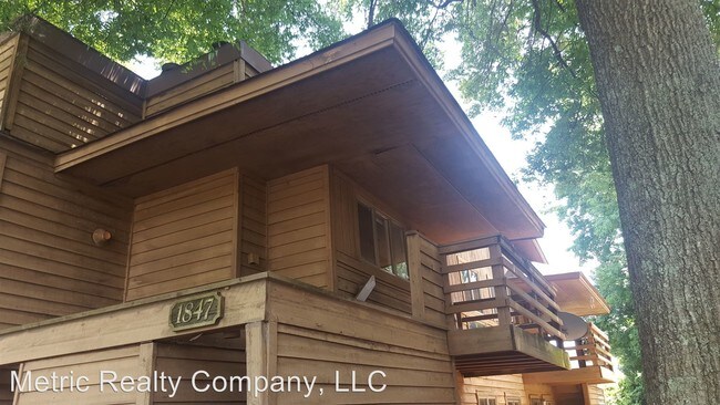 Building Photo - 1847 J Julian Ln