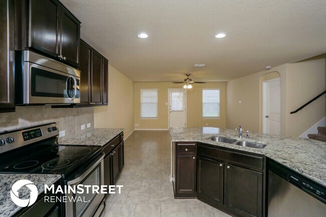 Building Photo - 8939 Hickman Pk