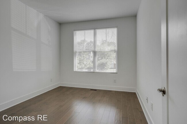 Building Photo - 3 br, 3 bath House - 5906 Deal Ave. Unit #B