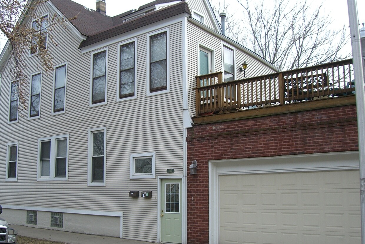 1147 West Barry Ave - 1147 W Barry Ave
