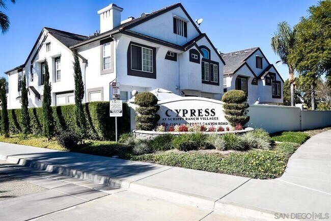 Building Photo - 2 Bedroom 2 Bath Condo with attached garage!