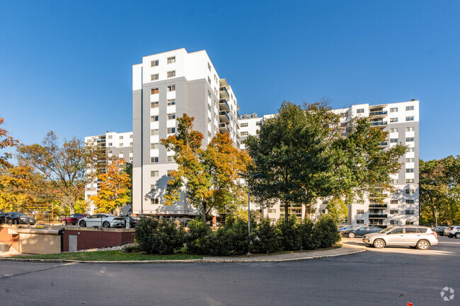 7333 Avenida Nueva Hampshire - Takoma Overlook Condominium