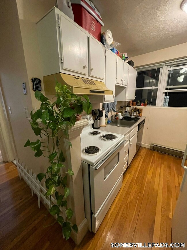 Building Photo - 402 Highland Ave