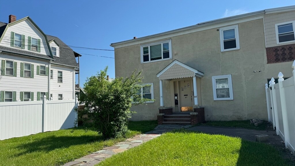 103 Essex St Unit 2, Saugus, MA 01906 Room for Rent in Saugus, MA