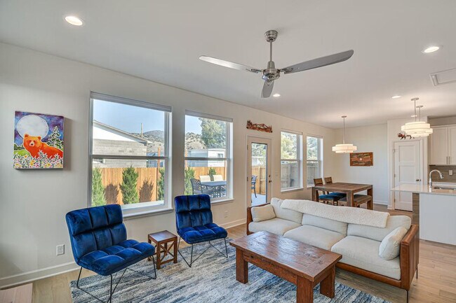 Foto del edificio - 133 River Ridge Ln