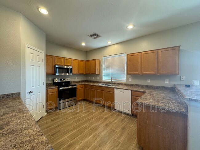 Foto del edificio - 23769 W La Canada Blvd