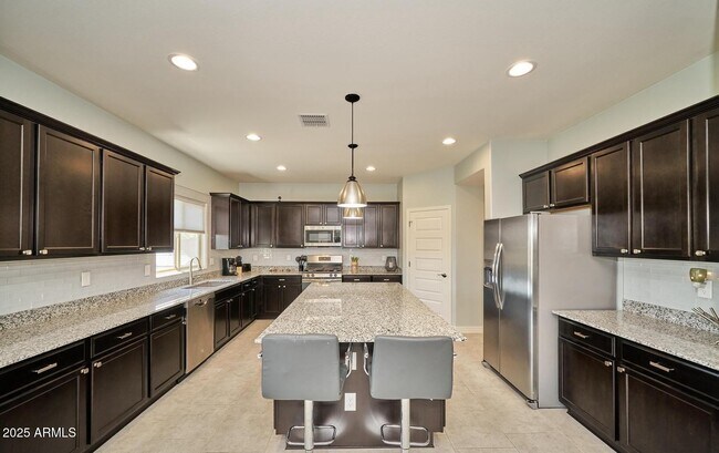 Building Photo - 2415 E Runaway Bay Pl