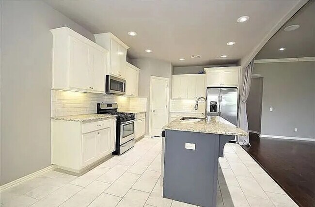 Building Photo - 2901 SW Briar Creek Ave