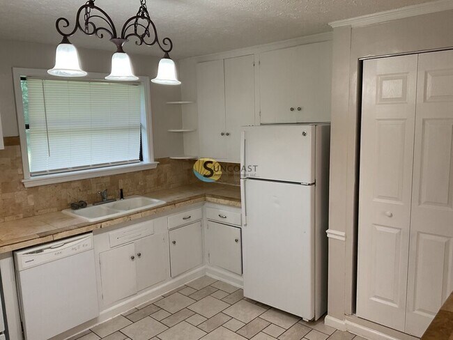 Building Photo - 3721 Colebrooke Dr