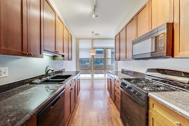 Foto del edificio - 324 N Jefferson St