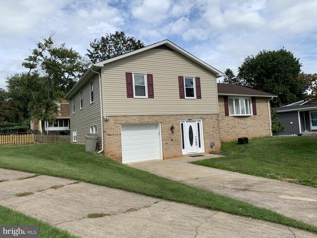 Foto del edificio - 18 Flanders Ridge Ct