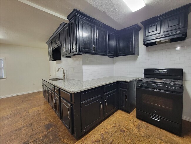 Foto del edificio - 620 Lacewood Dr