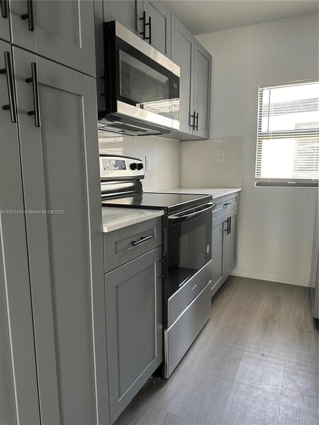 Foto del edificio - 638 SW 21st Ave