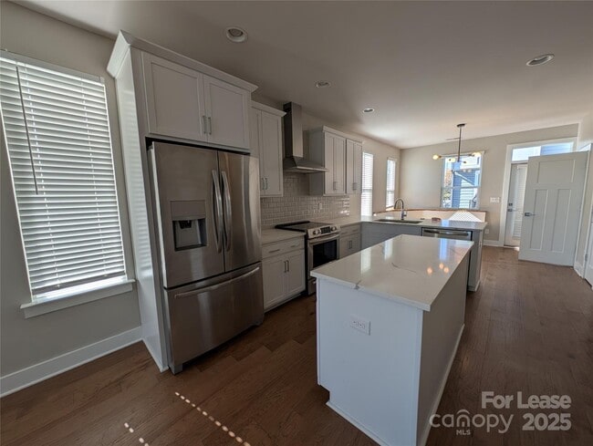 Foto del edificio - 2322 Elizabeth Ml Pl