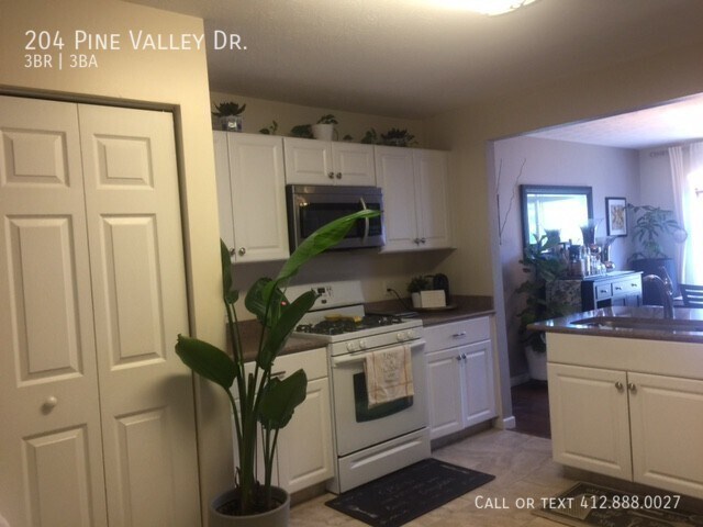 Building Photo - Beautiful 3 bedroom in Imperial!