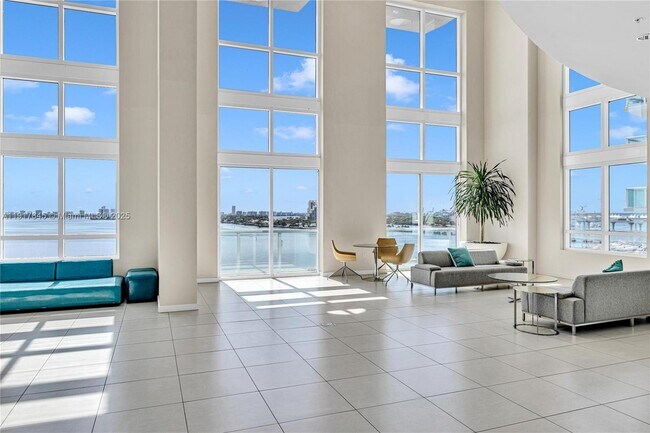 Foto del edificio - 1900 N Bayshore Dr