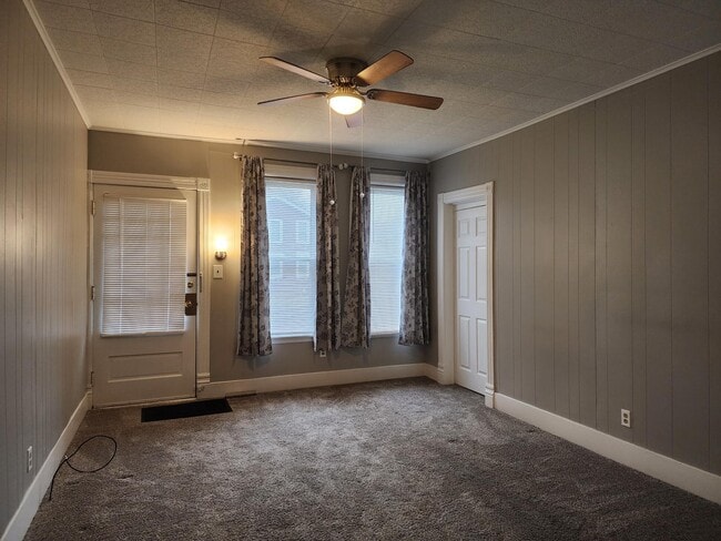 Living Room - 948 W 4th St
