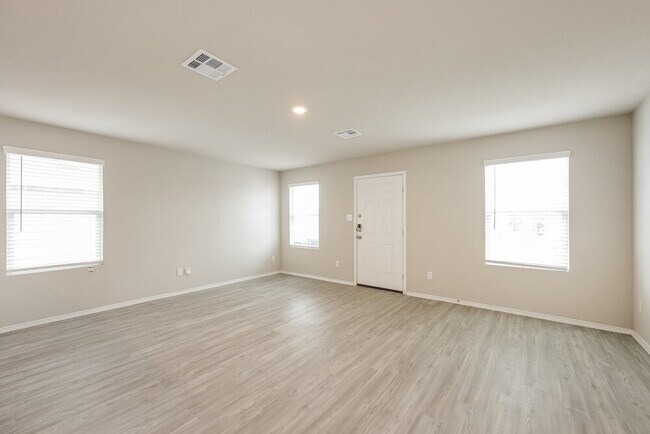 Foto del edificio - 4231 Southton Lk