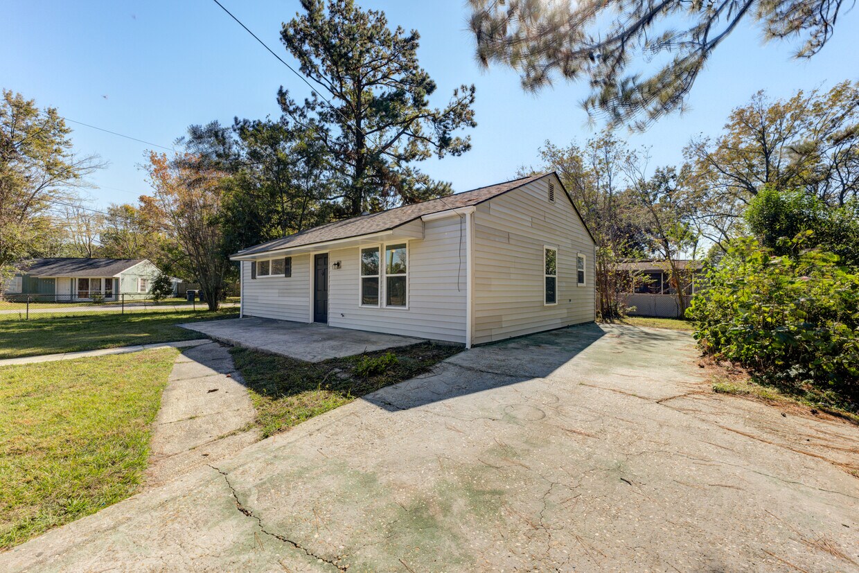 Primary Photo - 3105 Matipan Ave
