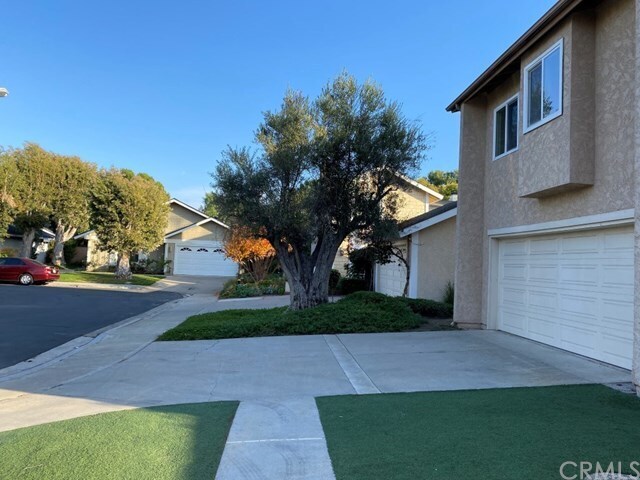 Foto del edificio - 17641 Birch Tree Ln