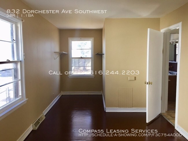 Building Photo - 832 Dorchester Ave SW