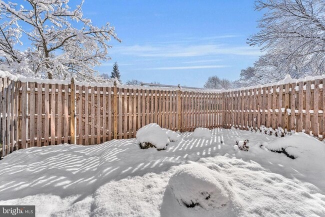 Building Photo - 1228 Chanticleer